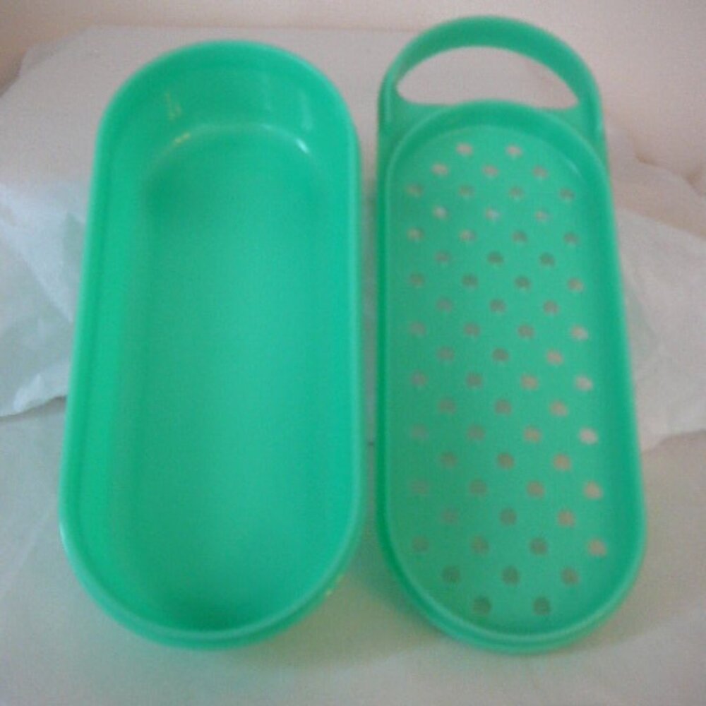 Vintage Tupperware Green Jadeite 2 Pc Cheese Grater Shredder #1375-15 Great Cond